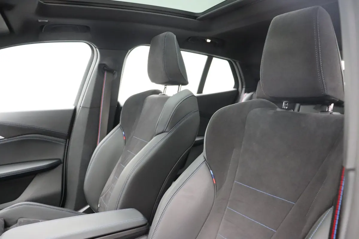 sDrive20i M Sportpakket Pro | Premium Pack | Comfort Pack | Stuurwielrand Verwarmd | Panoramadak | Elektrisch Verstelbare Sportstoelen | Harman Kardon | 19''