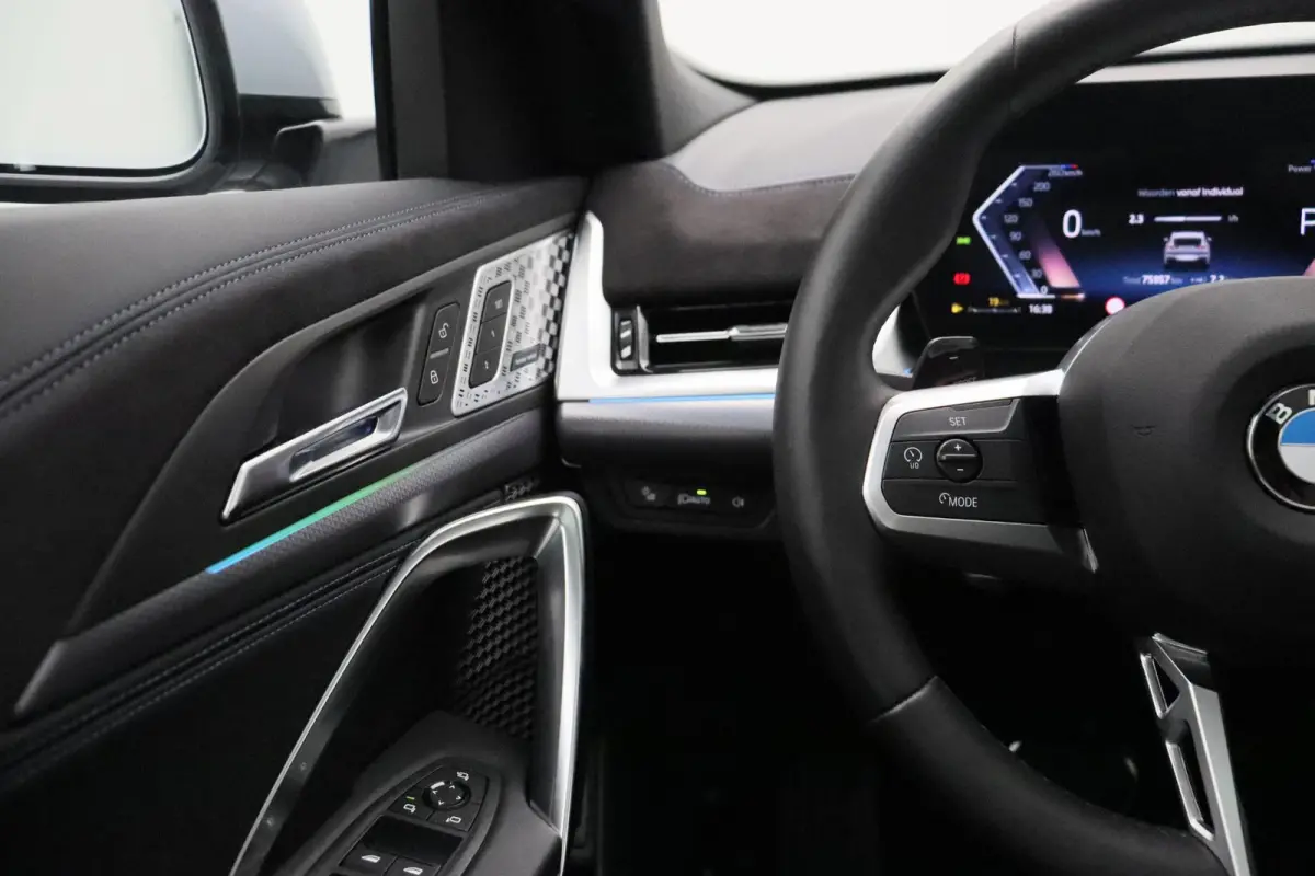 sDrive20i M Sportpakket Pro | Premium Pack | Comfort Pack | Stuurwielrand Verwarmd | Panoramadak | Elektrisch Verstelbare Sportstoelen | Harman Kardon | 19''
