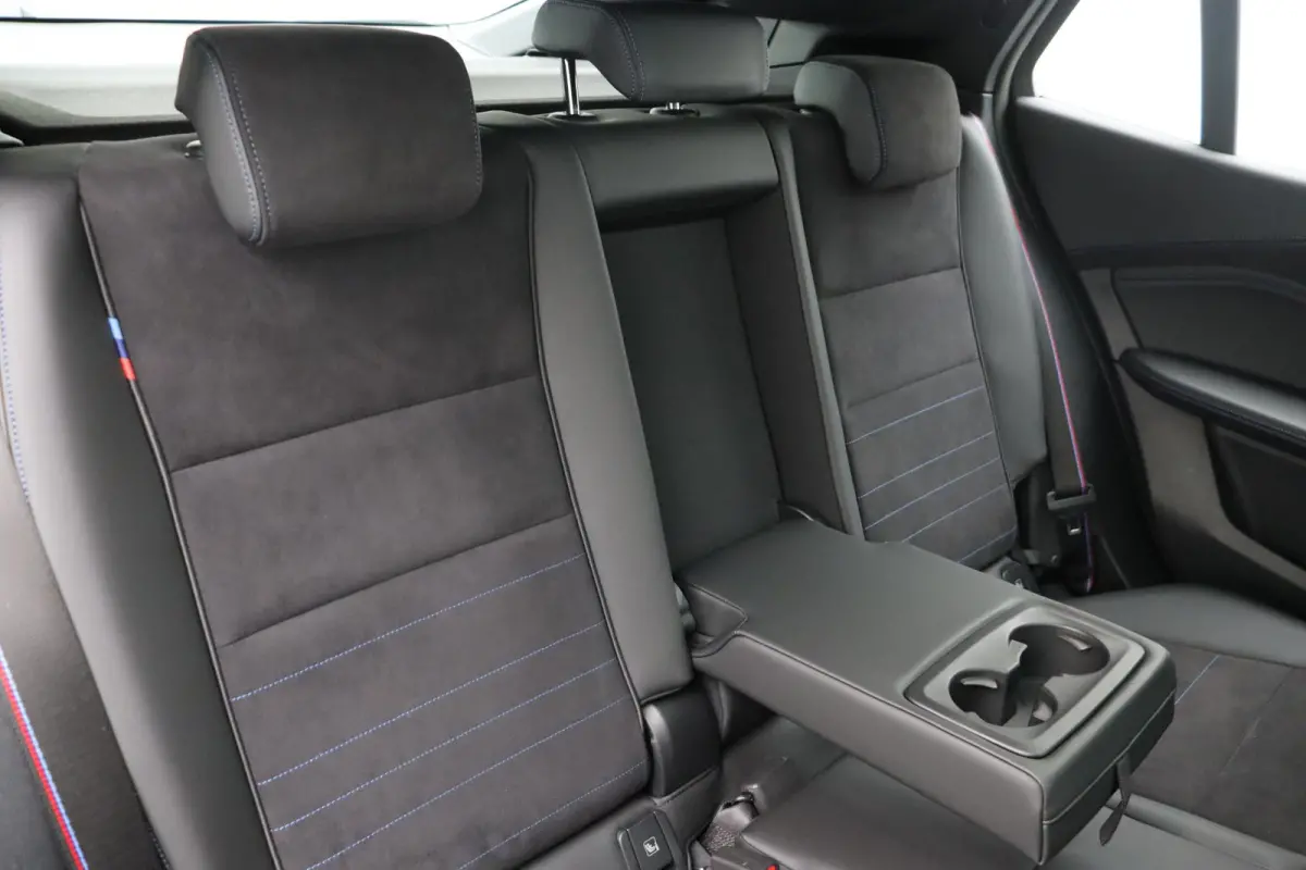 sDrive20i M Sportpakket Pro | Premium Pack | Comfort Pack | Stuurwielrand Verwarmd | Panoramadak | Elektrisch Verstelbare Sportstoelen | Harman Kardon | 19''