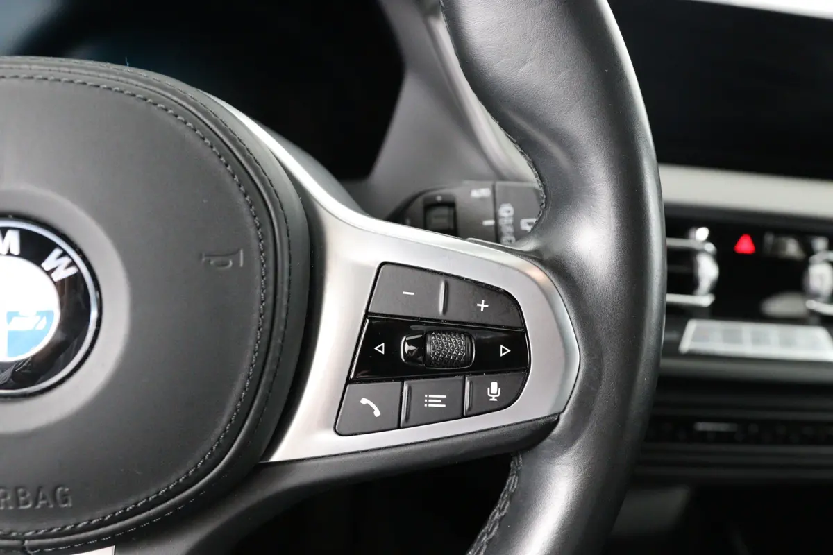 118i Business Edition M Sport | 1e Eigenaar! | Dealer Onderhouden! | Sportstoelen | LED | Clima | Navi | Half Leder | Keyless | Lichtmetalen Velgen | Parkeersensoren V+A