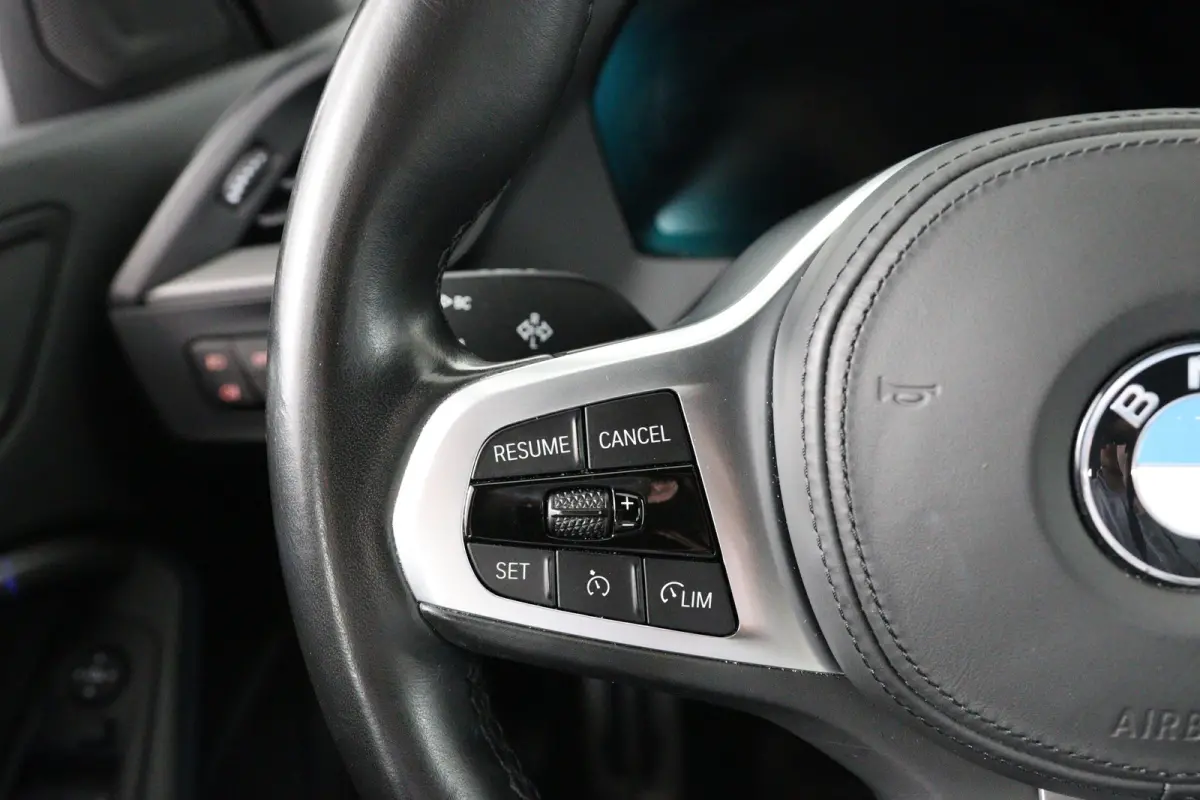 118i Business Edition M Sport | 1e Eigenaar! | Dealer Onderhouden! | Sportstoelen | LED | Clima | Navi | Half Leder | Keyless | Lichtmetalen Velgen | Parkeersensoren V+A