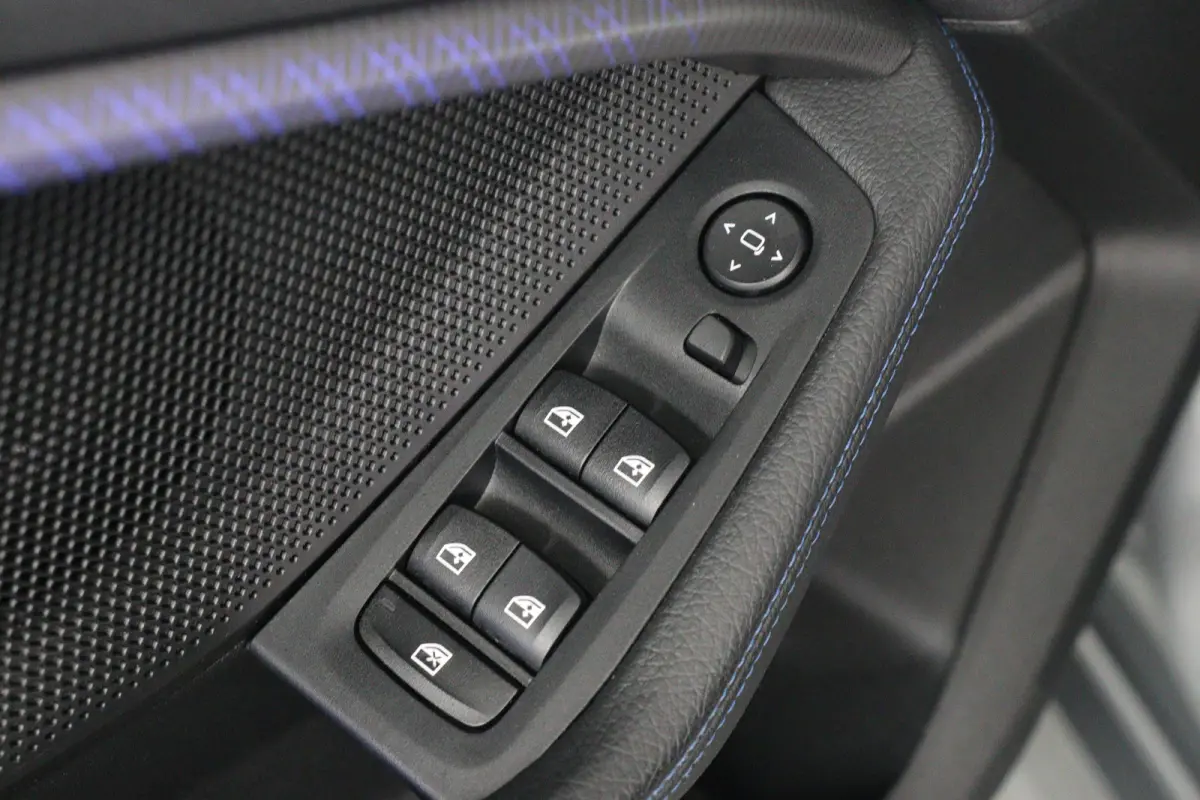118i Business Edition M Sport | 1e Eigenaar! | Dealer Onderhouden! | Sportstoelen | LED | Clima | Navi | Half Leder | Keyless | Lichtmetalen Velgen | Parkeersensoren V+A