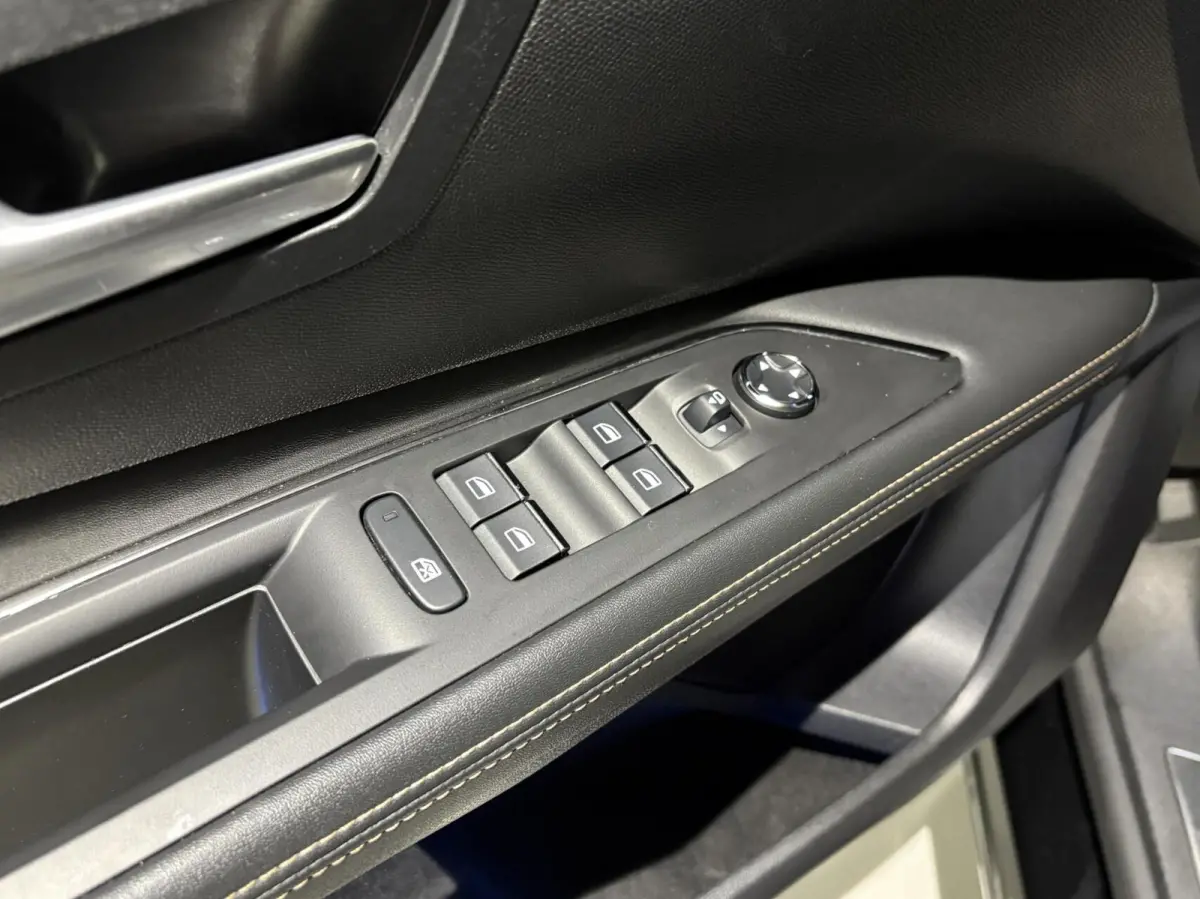 1.6 PHEV HYbrid 225 GT|Massage|360|FOCAL|19 inch|Memory|Carplay|Navi|PDC|ACC|Side assist|Lane Assist|