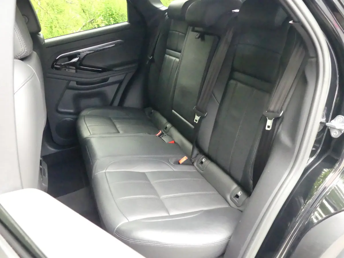 1.5 P300e AWD R-Dynamic S | TREKHAAK | CAMERA | PARKEERSENSOREN V+A | ELEKTRISCHE ACHTERKLEP | NAVI | APPLE CARPLAY / ANDROID AUTO | LMV 18" |