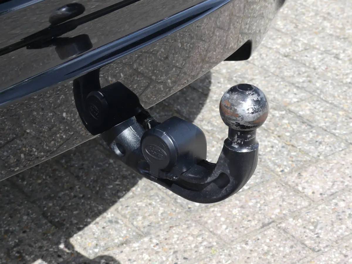 1.5 P300e AWD R-Dynamic S | TREKHAAK | CAMERA | PARKEERSENSOREN V+A | ELEKTRISCHE ACHTERKLEP | NAVI | APPLE CARPLAY / ANDROID AUTO | LMV 18" |