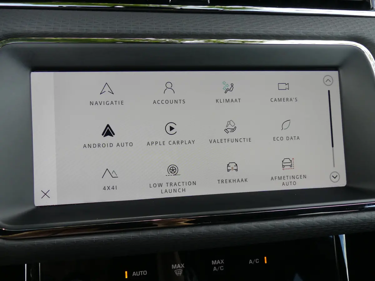 1.5 P300e AWD R-Dynamic S | TREKHAAK | CAMERA | PARKEERSENSOREN V+A | ELEKTRISCHE ACHTERKLEP | NAVI | APPLE CARPLAY / ANDROID AUTO | LMV 18" |
