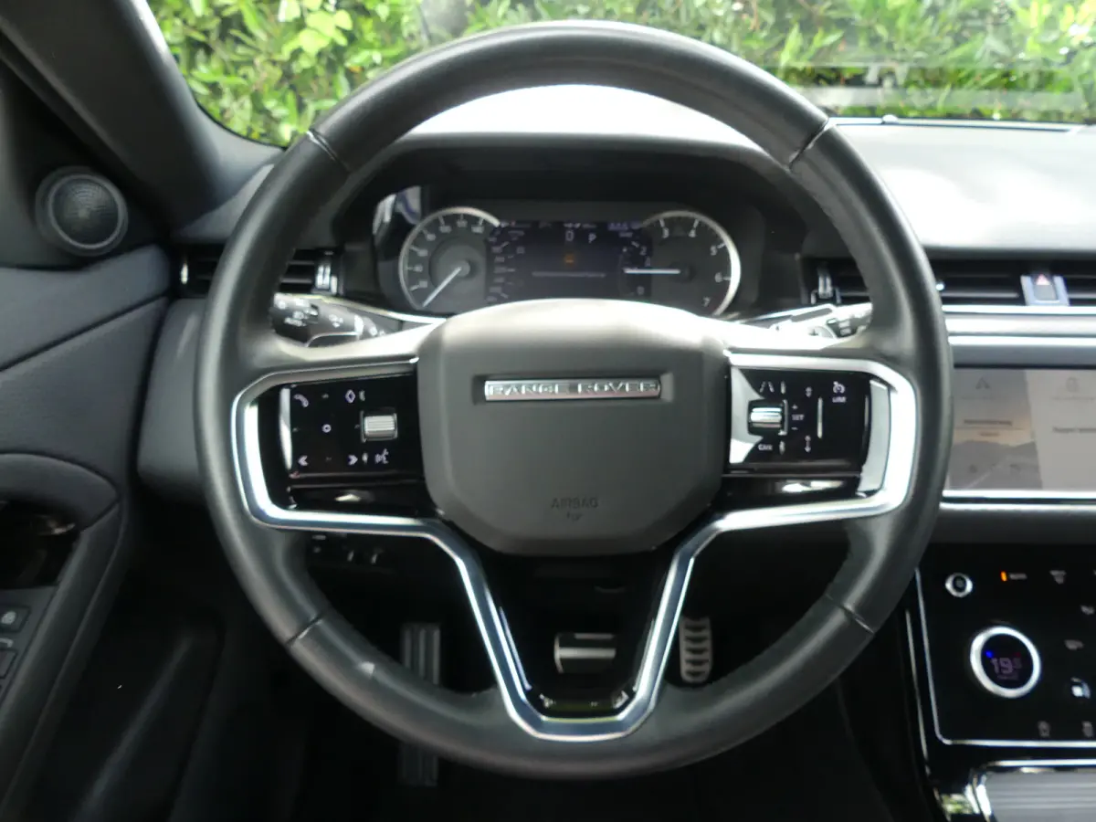 1.5 P300e AWD R-Dynamic S | TREKHAAK | CAMERA | PARKEERSENSOREN V+A | ELEKTRISCHE ACHTERKLEP | NAVI | APPLE CARPLAY / ANDROID AUTO | LMV 18" |