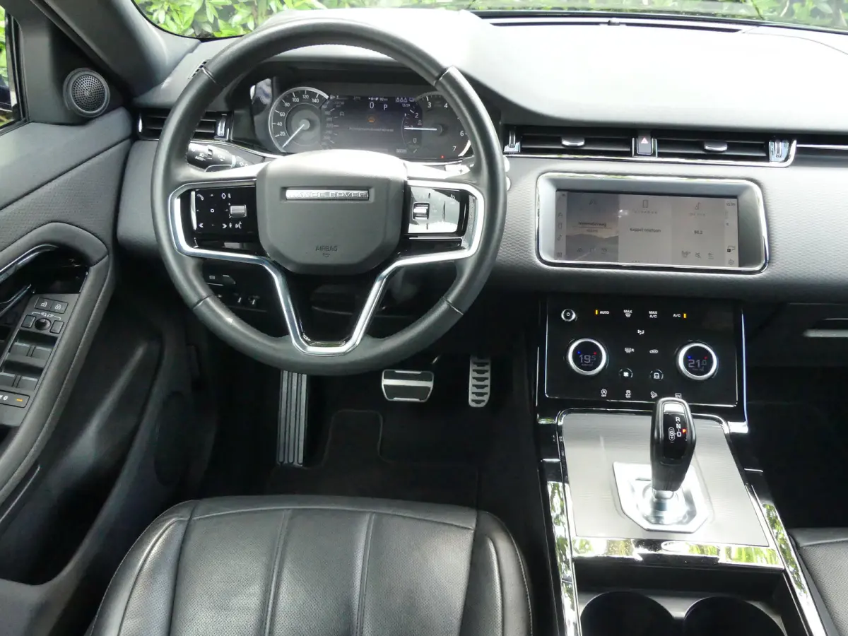 1.5 P300e AWD R-Dynamic S | TREKHAAK | CAMERA | PARKEERSENSOREN V+A | ELEKTRISCHE ACHTERKLEP | NAVI | APPLE CARPLAY / ANDROID AUTO | LMV 18" |