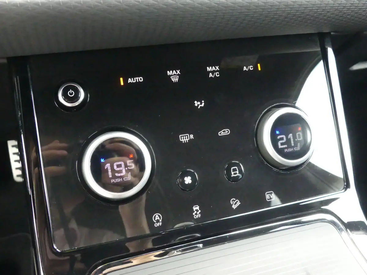 1.5 P300e AWD R-Dynamic S | TREKHAAK | CAMERA | PARKEERSENSOREN V+A | ELEKTRISCHE ACHTERKLEP | NAVI | APPLE CARPLAY / ANDROID AUTO | LMV 18" |