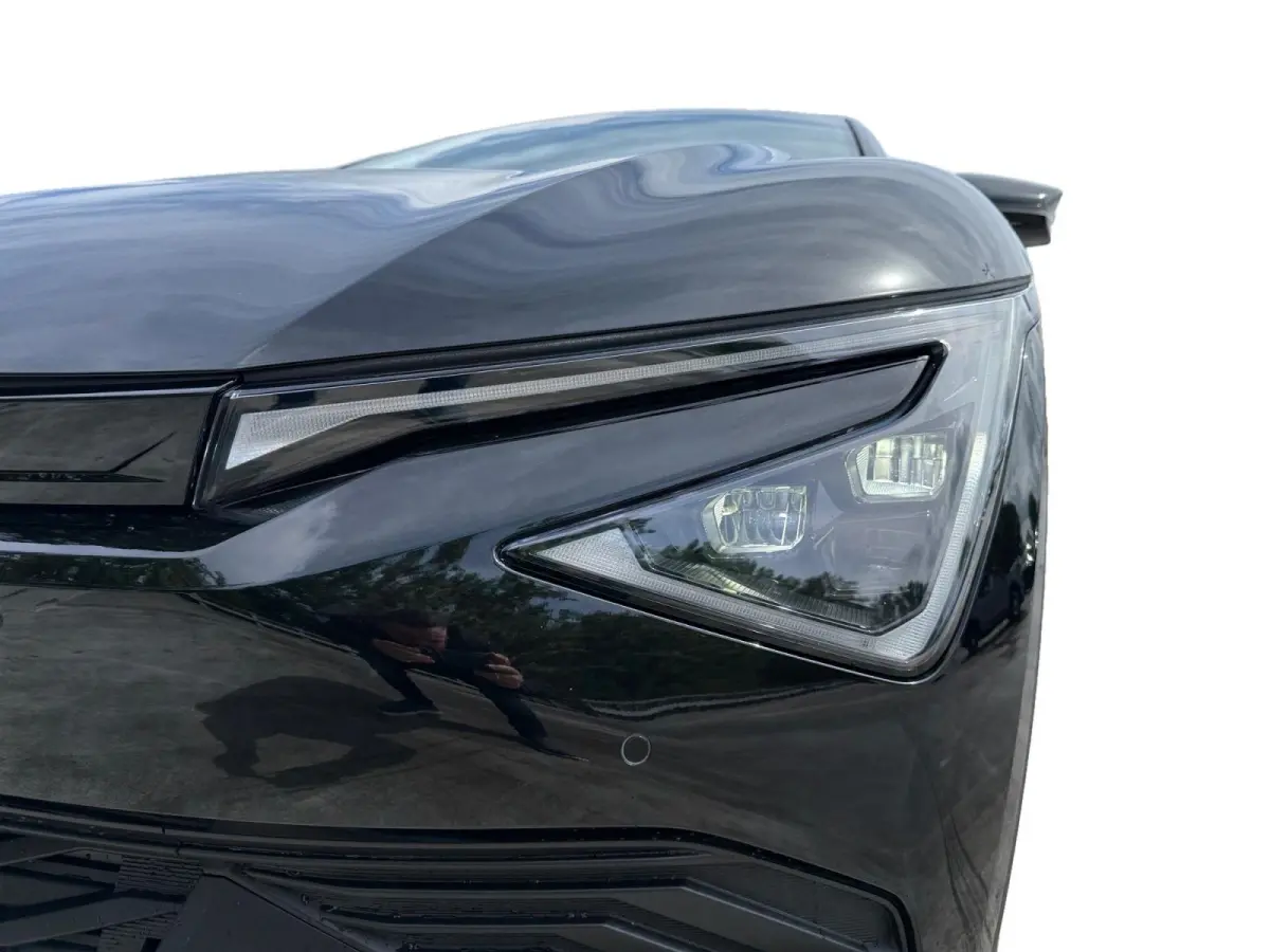 Black Edition 63 kWh | 20 INCH BLACK WHEELS & ALL SEASON | BLACK EDITION | NAVI | CAMERA | STUUR & STOELVERWARMING | ETC...