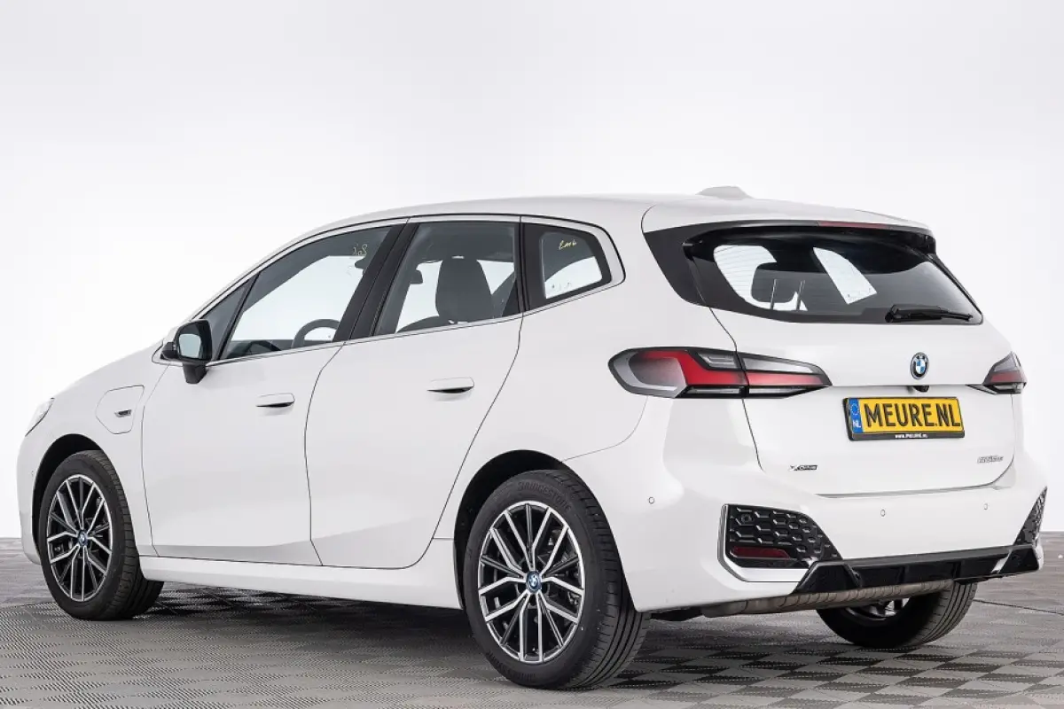 225 xDrive M Sport | Keyless | Half LEDER | CAMERA | PHEV