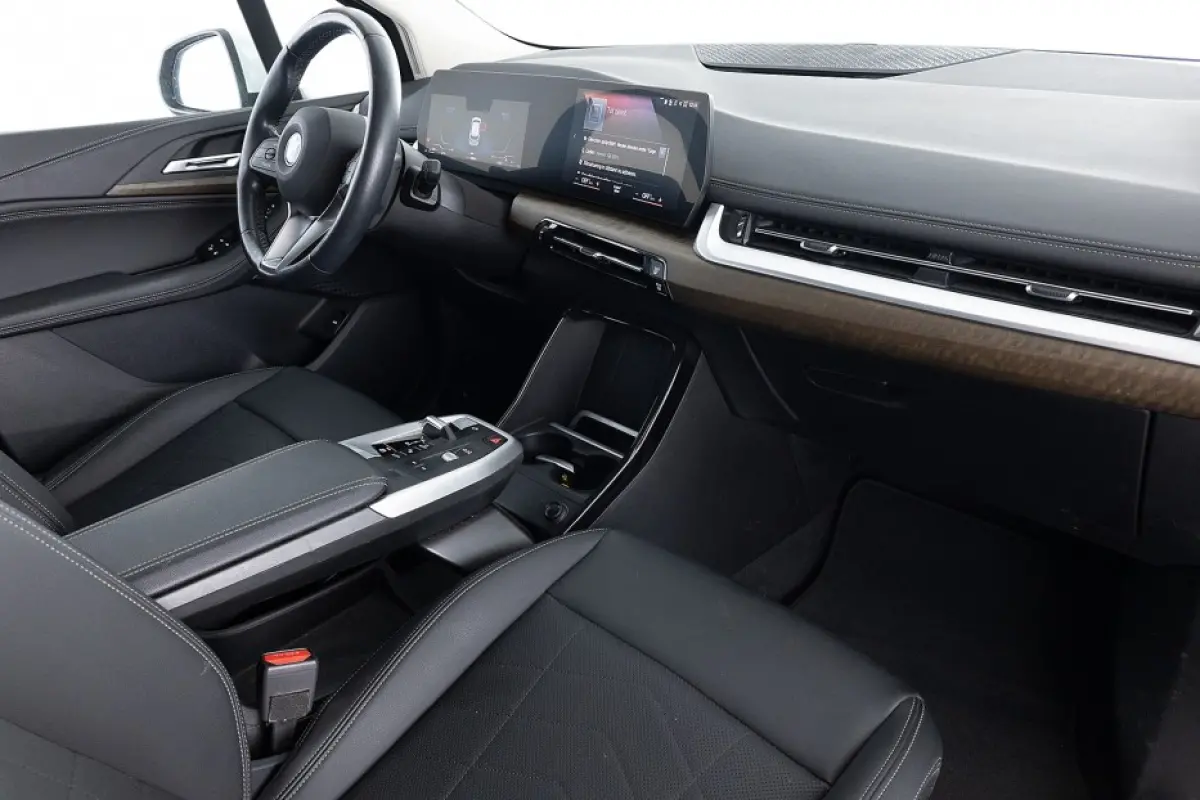 225 xDrive Luxury Line | Keyless | Camera