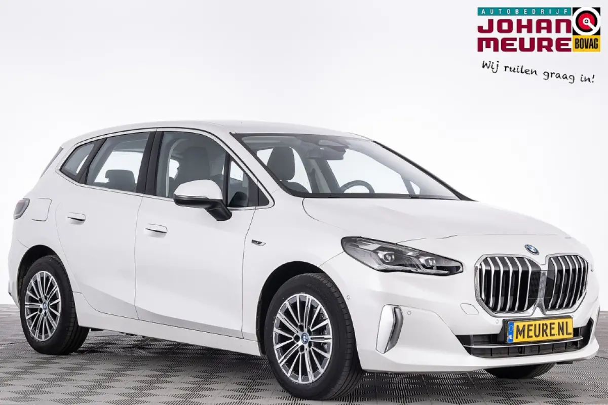 225 xDrive Luxury Line | Keyless | Camera
