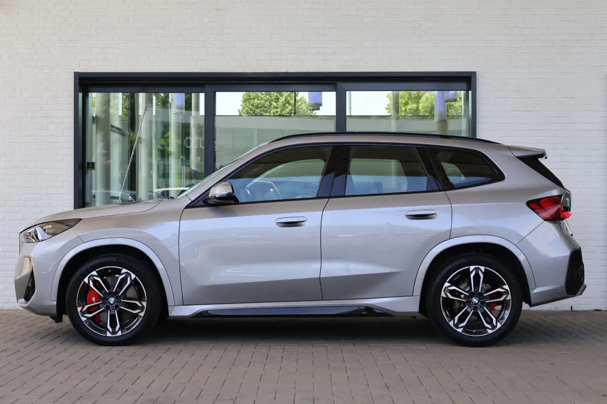 sDrive18i | M Sportpakket Pro | Panoramadak | Stoelverwarming