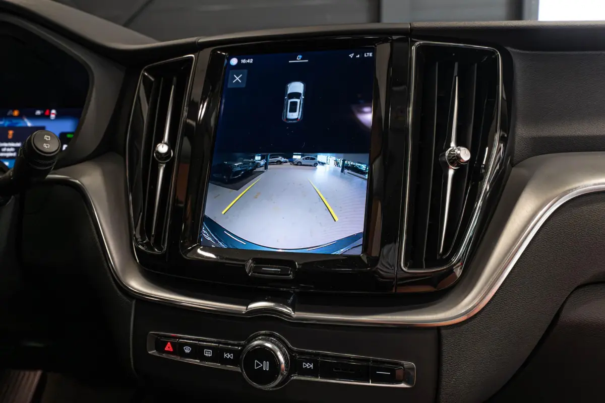 2.0 T6 Plug-in hybrid AWD Essential Edition Bright Schuifdak | Camera