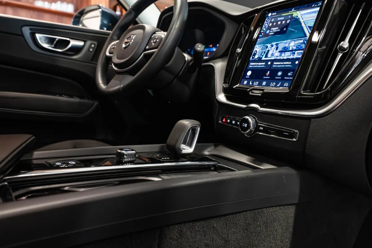 2.0 T6 Plug-in hybrid AWD Essential Edition Bright Schuifdak | Camera