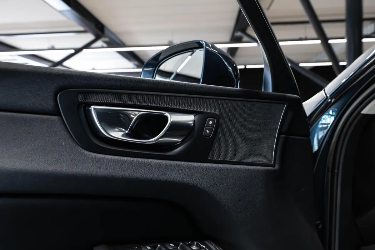 2.0 T6 Plug-in hybrid AWD Essential Edition Bright Schuifdak | Camera