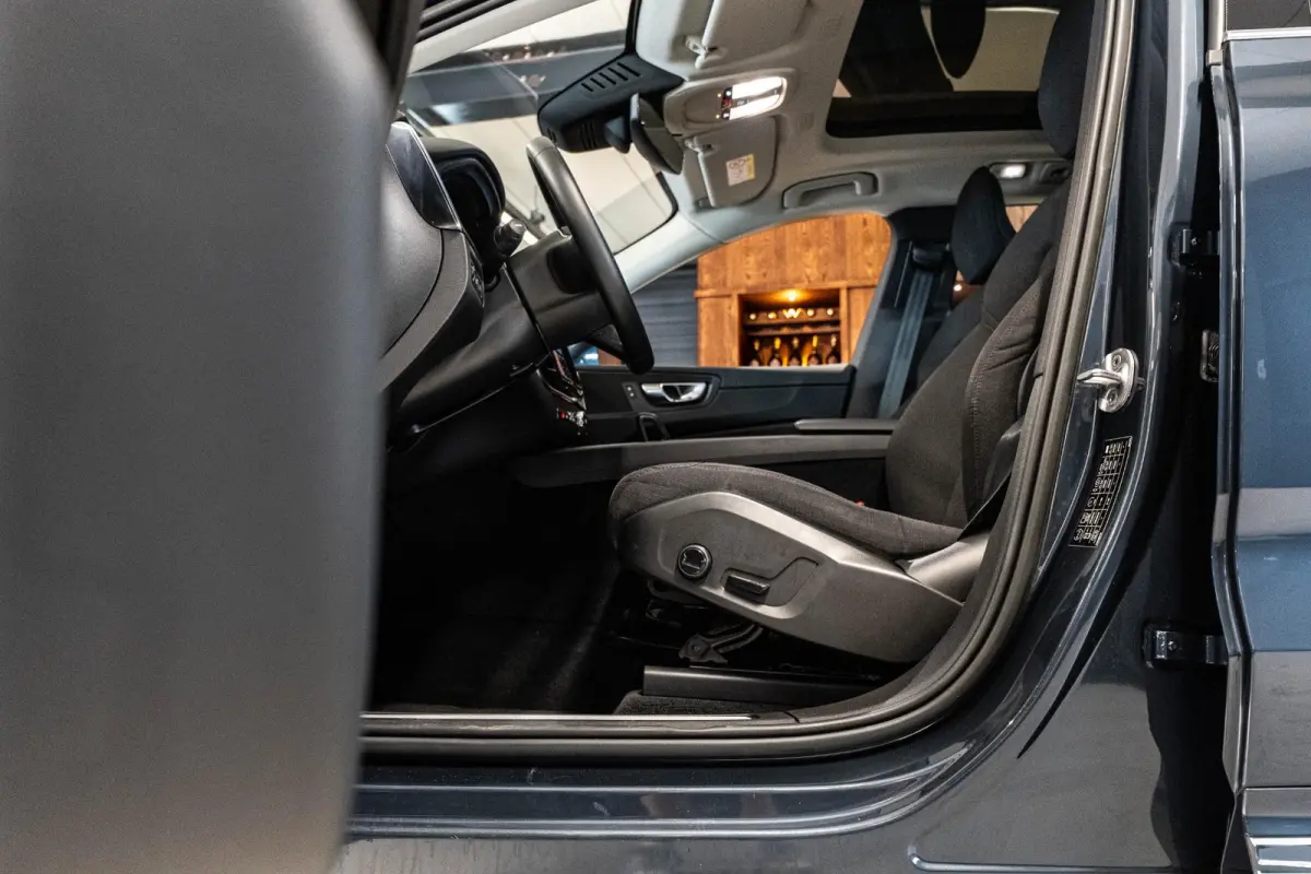 2.0 T6 Plug-in hybrid AWD Essential Edition Bright Schuifdak | Camera