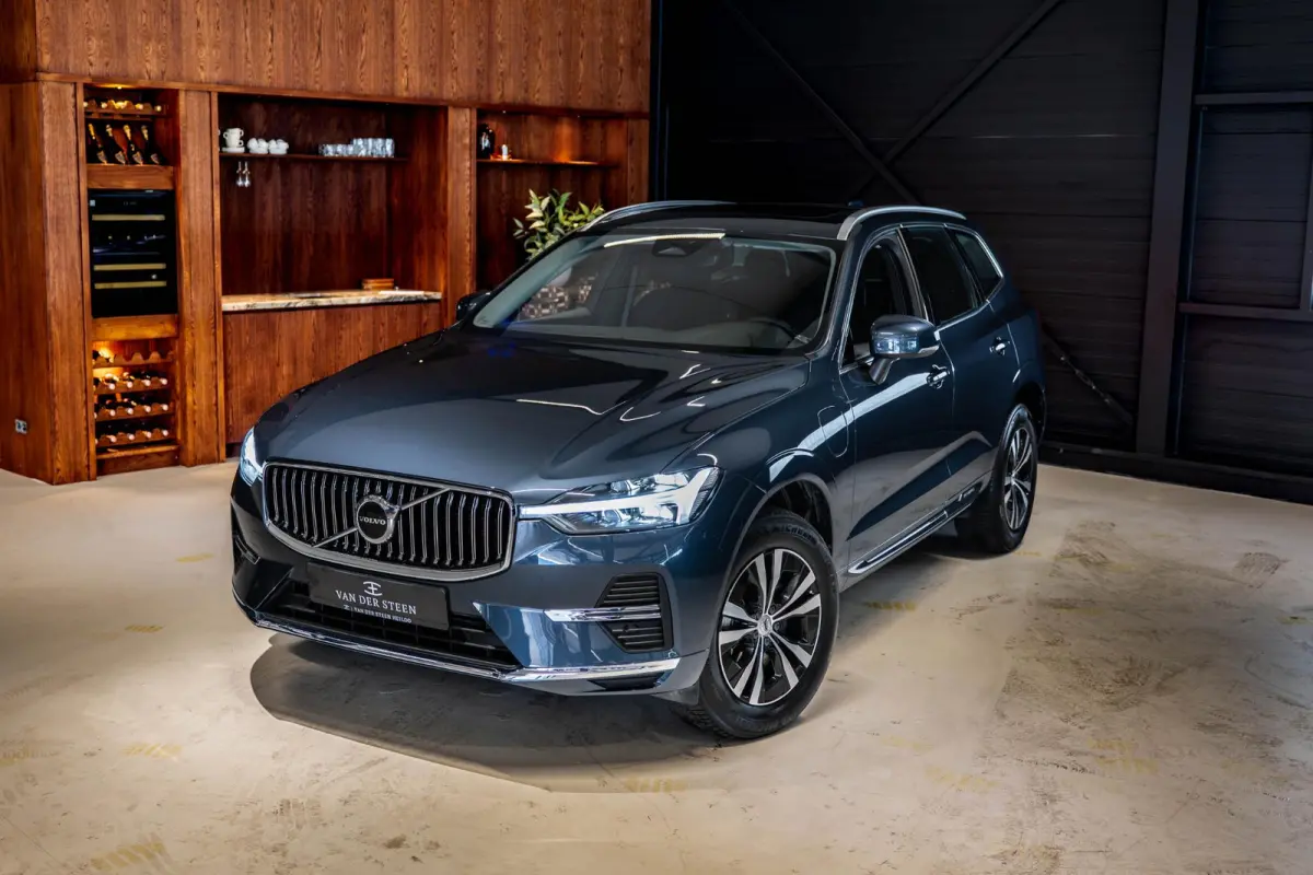 2.0 T6 Plug-in hybrid AWD Essential Edition Bright Schuifdak | Camera