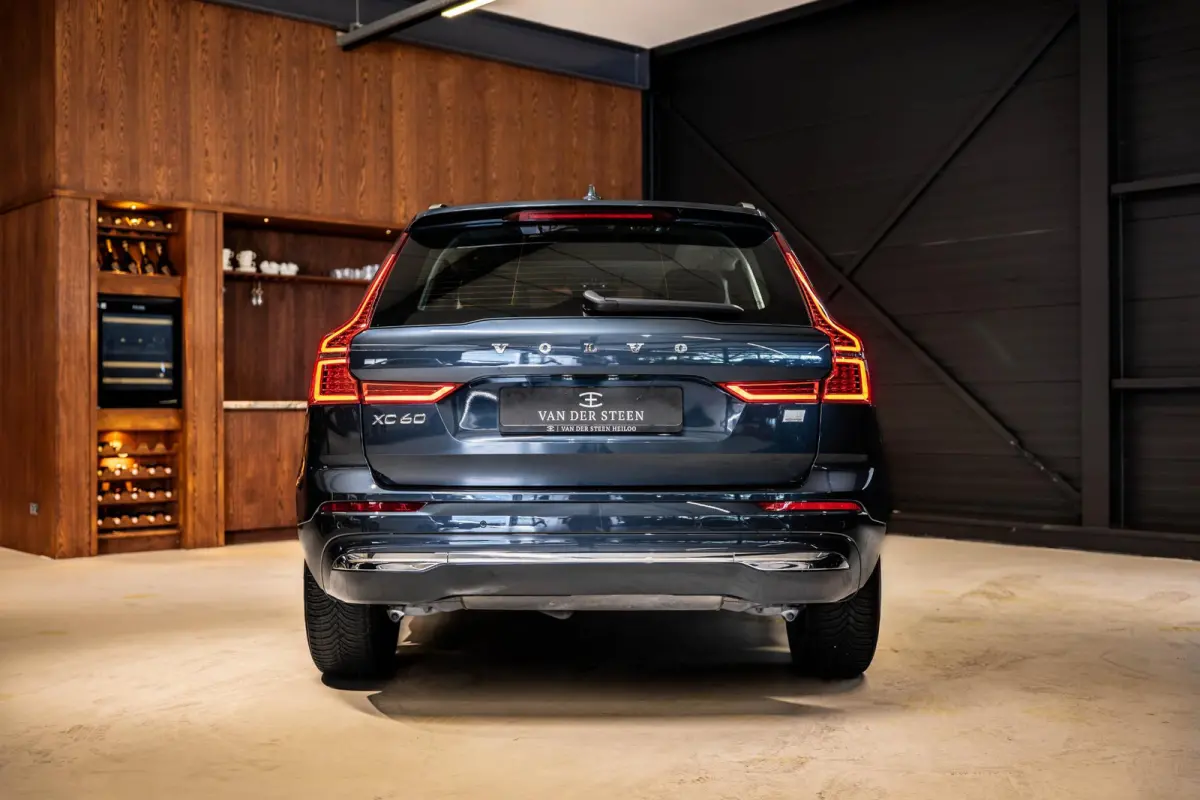 2.0 T6 Plug-in hybrid AWD Essential Edition Bright Schuifdak | Camera
