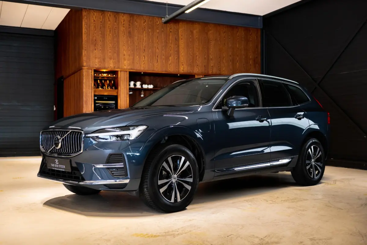 2.0 T6 Plug-in hybrid AWD Essential Edition Bright Schuifdak | Camera