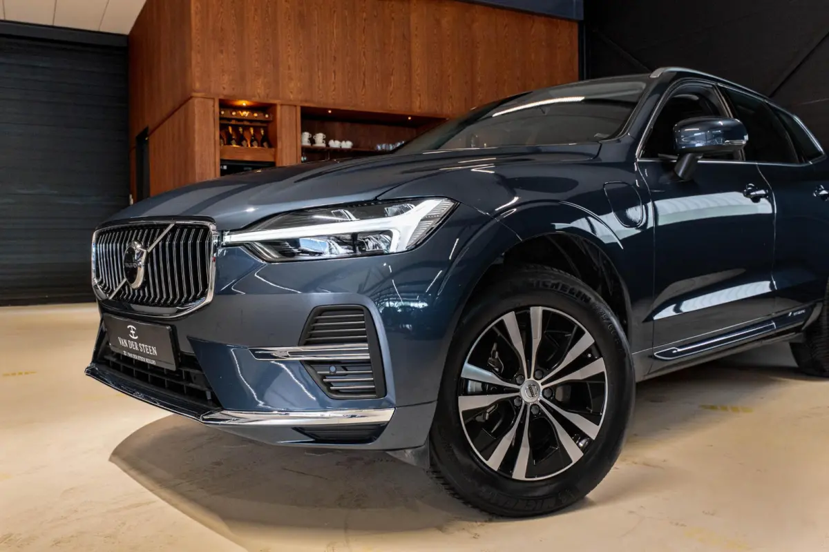 2.0 T6 Plug-in hybrid AWD Essential Edition Bright Schuifdak | Camera
