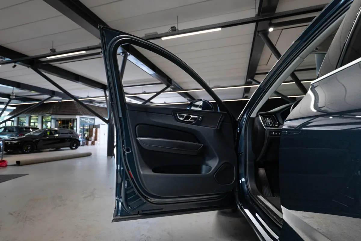 2.0 T6 Plug-in hybrid AWD Essential Edition Bright Schuifdak | Camera