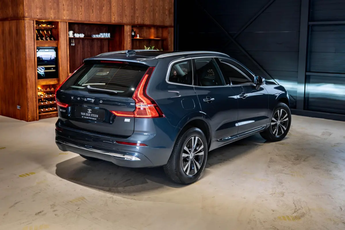 2.0 T6 Plug-in hybrid AWD Essential Edition Bright Schuifdak | Camera