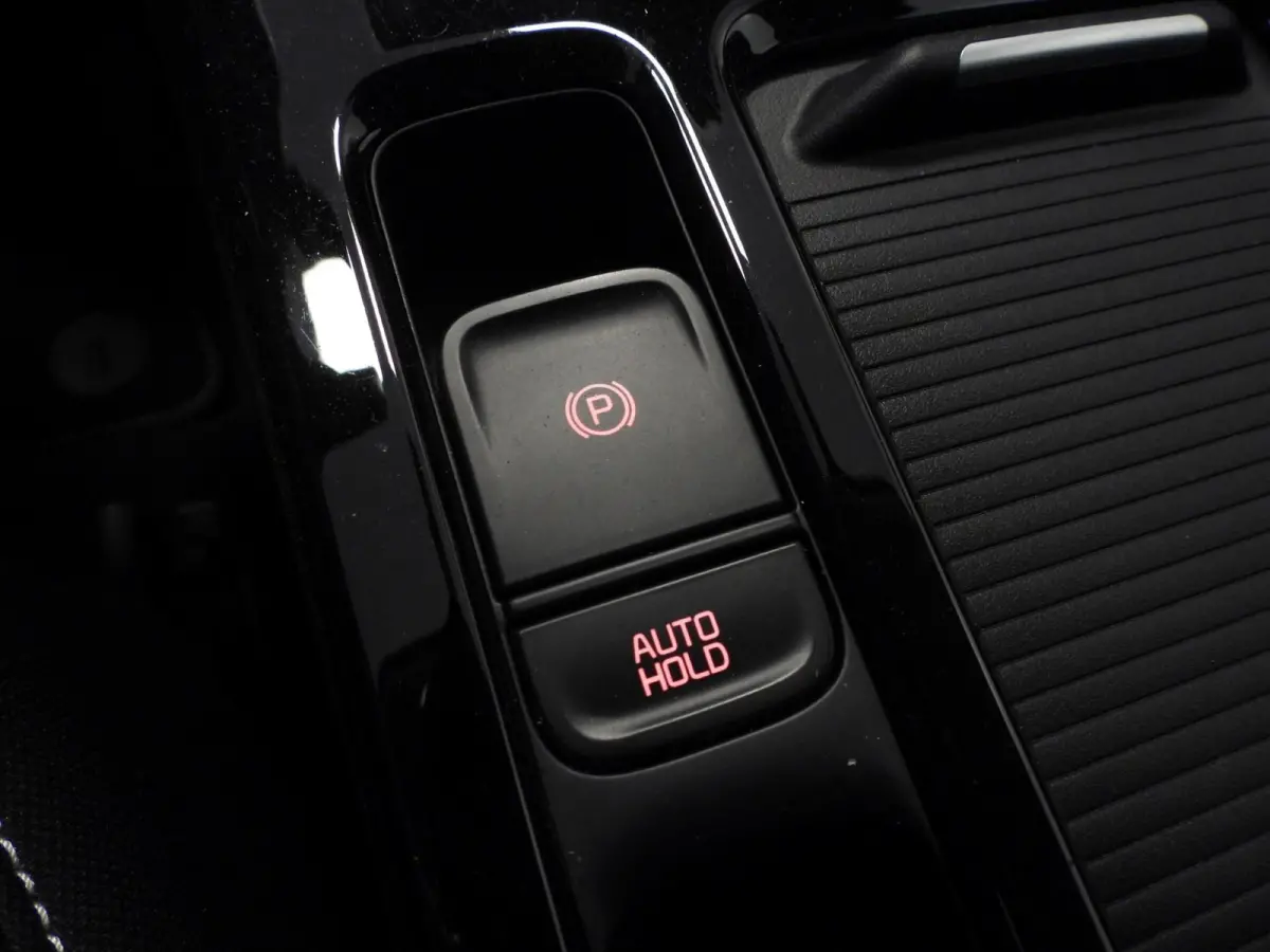 1.6 GDi PHEV Plug-In DynamicPlusLine NAVI/CAMERA/MEMORY/EL.KLEP/18"LMV!