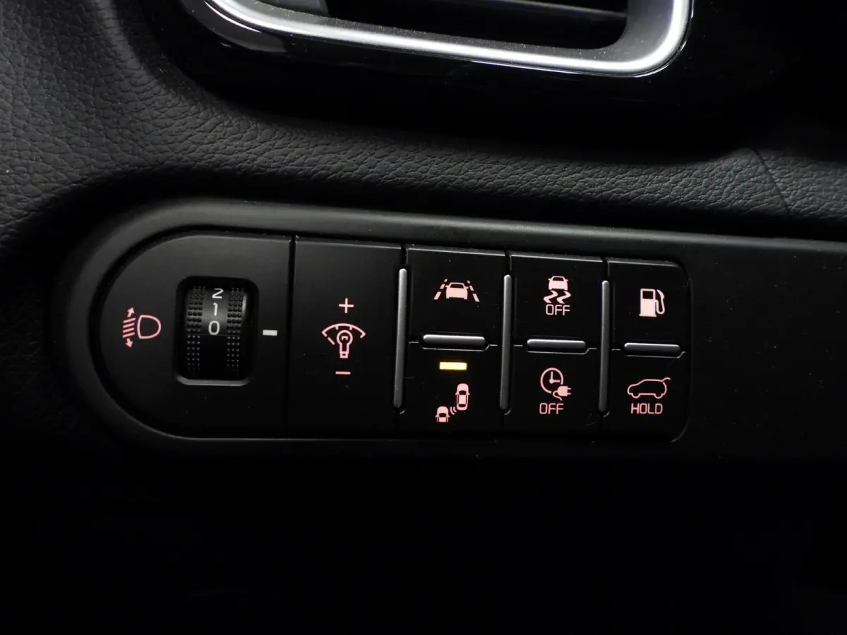 1.6 GDi PHEV Plug-In DynamicPlusLine NAVI/CAMERA/MEMORY/EL.KLEP/18"LMV!