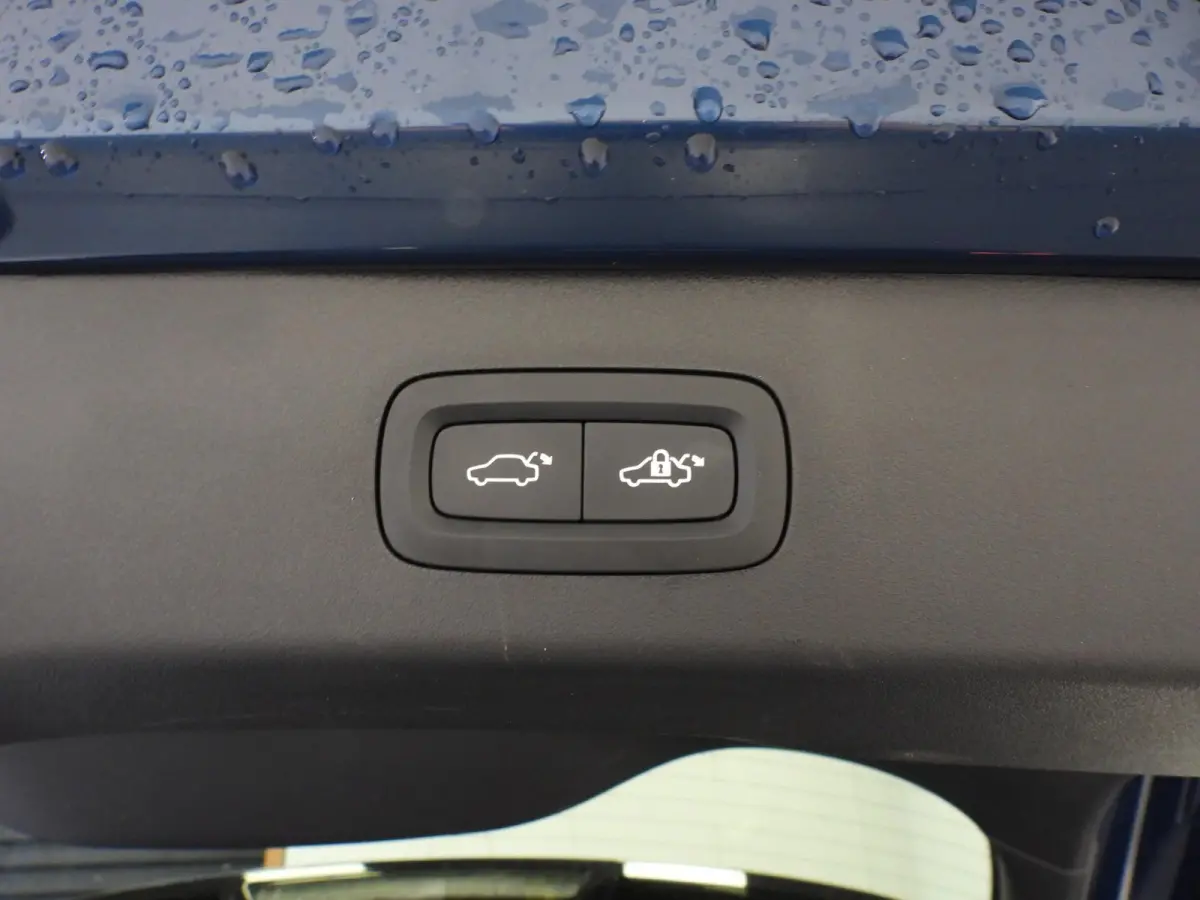 1.5 PHEV Plug-In ZWARTE HEMEL/360CAM/SCHUIFDAK/LED/20"LMV!