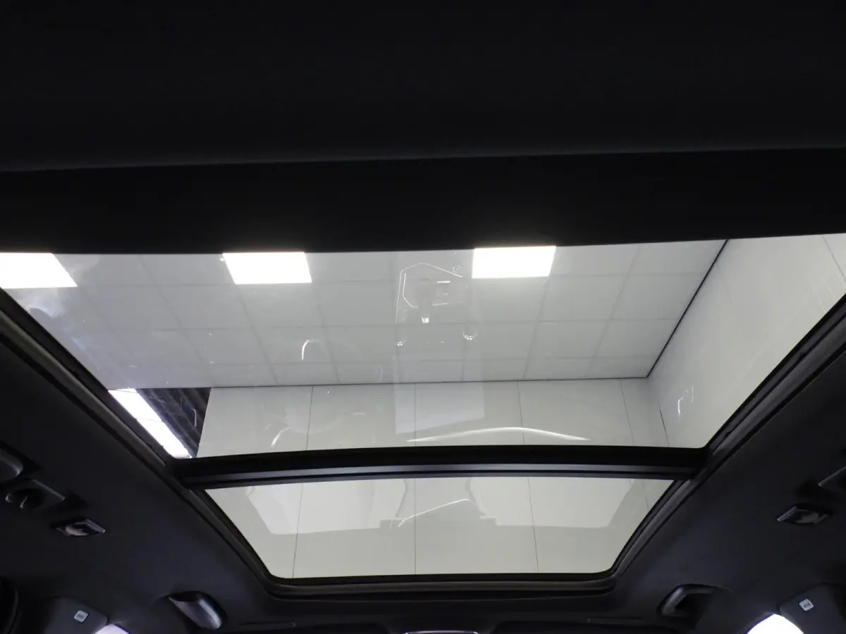 1.5 PHEV Plug-In ZWARTE HEMEL/360CAM/SCHUIFDAK/LED/20"LMV!