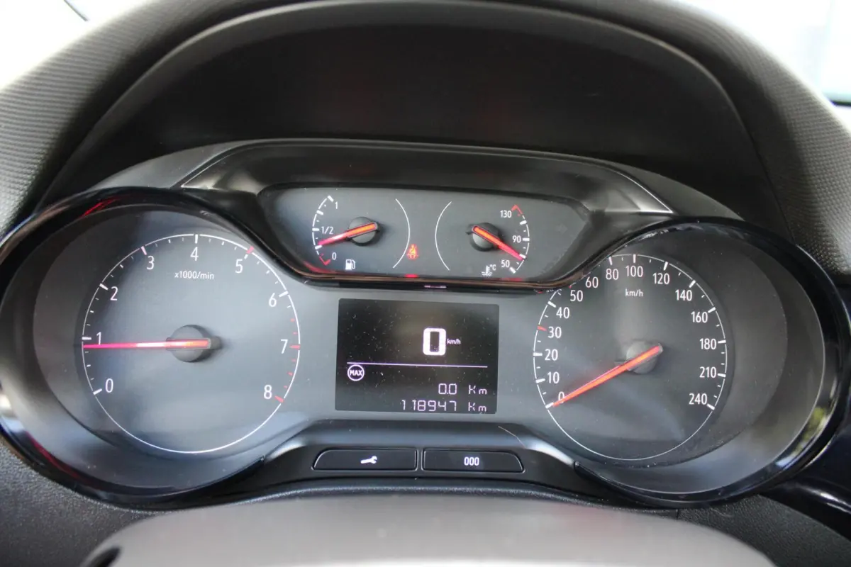1.2 Turbo 120 Jaar Edition|Distributie Vervangen|Carplay|Airco|Inclusief winterset|