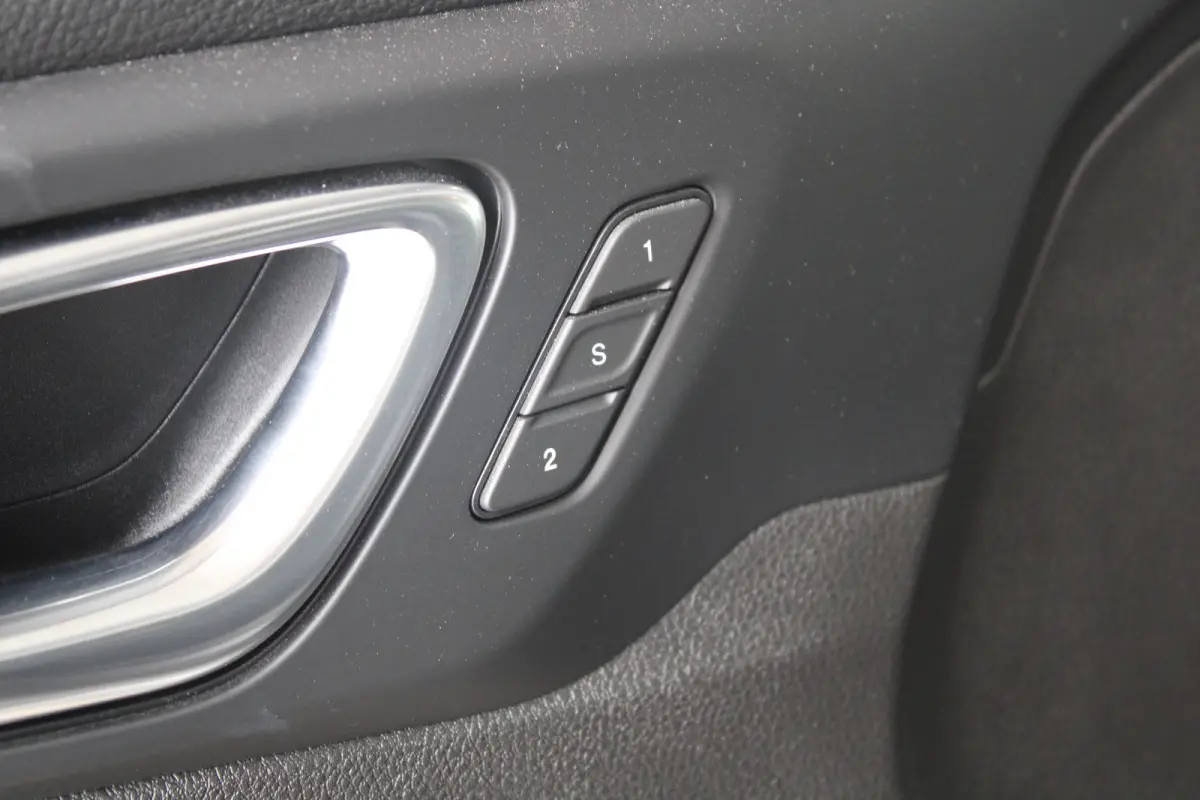 1.5T e-Hybrid S | Camera | Navigatie | ACC | Lederen bekleding | Keyless entry & Start | Full-LED |