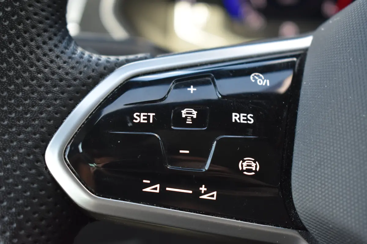1.5 TSI 150PK R-Line Business+ DSG-7 | PANORAMA DAK | APP. CONNECT | CAMERA | NAVIGATIE | ADAPT. CRUISE | FULL LED | DAB+ | CLIMATE CONTROL