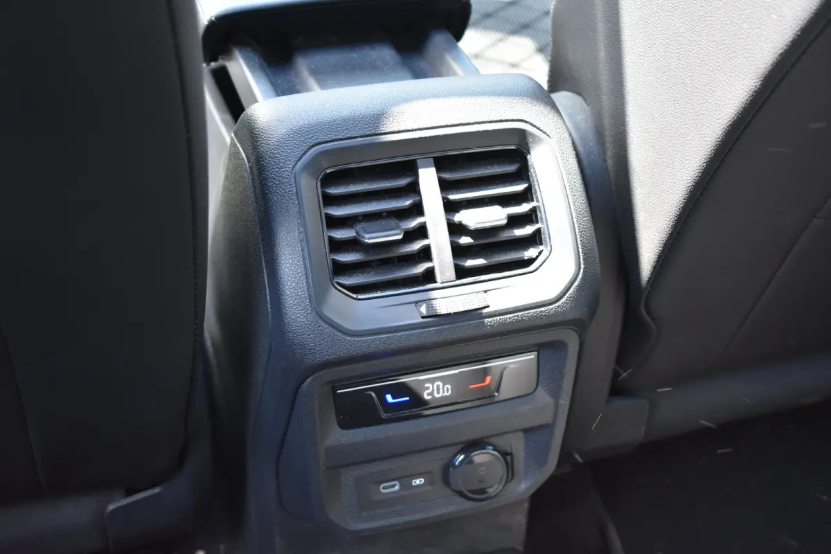 1.5 TSI 150PK R-Line Business+ DSG-7 | PANORAMA DAK | APP. CONNECT | CAMERA | NAVIGATIE | ADAPT. CRUISE | FULL LED | DAB+ | CLIMATE CONTROL
