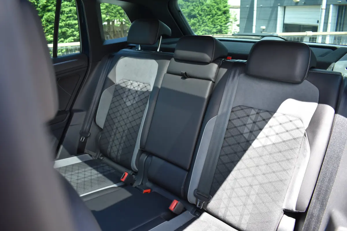 1.5 TSI 150PK R-Line Business+ DSG-7 | PANORAMA DAK | APP. CONNECT | CAMERA | NAVIGATIE | ADAPT. CRUISE | FULL LED | DAB+ | CLIMATE CONTROL