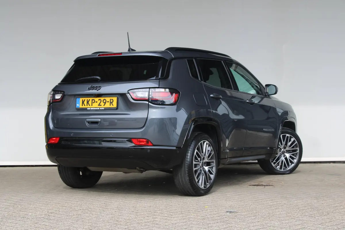 1.5T e-Hybrid S | Camera | Navigatie | Adaptieve cruise control | Stoelventilatie voor | Keyless Entry & Start | Full LED |