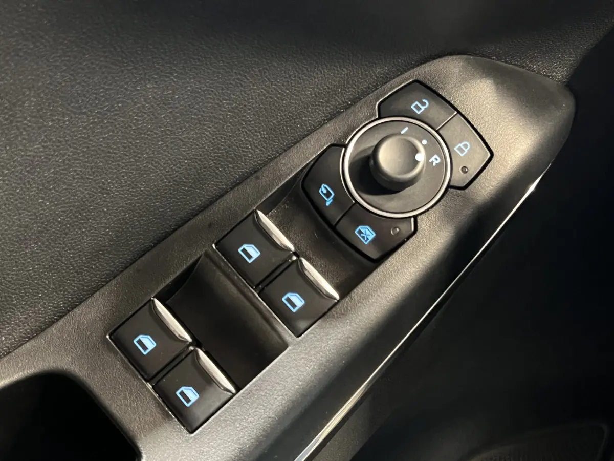 1.0 EcoBoost ST-Line | Parkeersensoren + Camera | Dodehoek detectie | Winterpakket |
