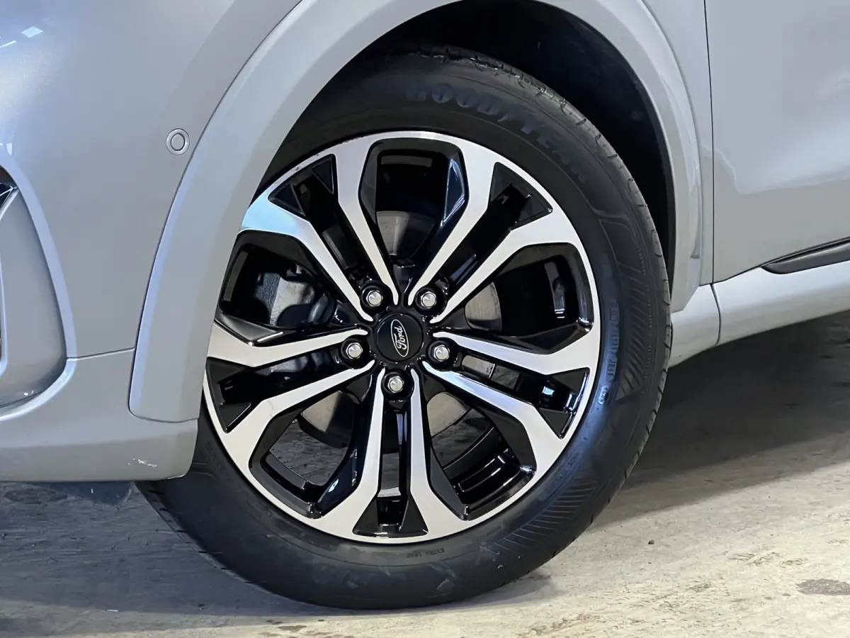 1.0 EcoBoost ST-Line | Parkeersensoren + Camera | Dodehoek detectie | Winterpakket |