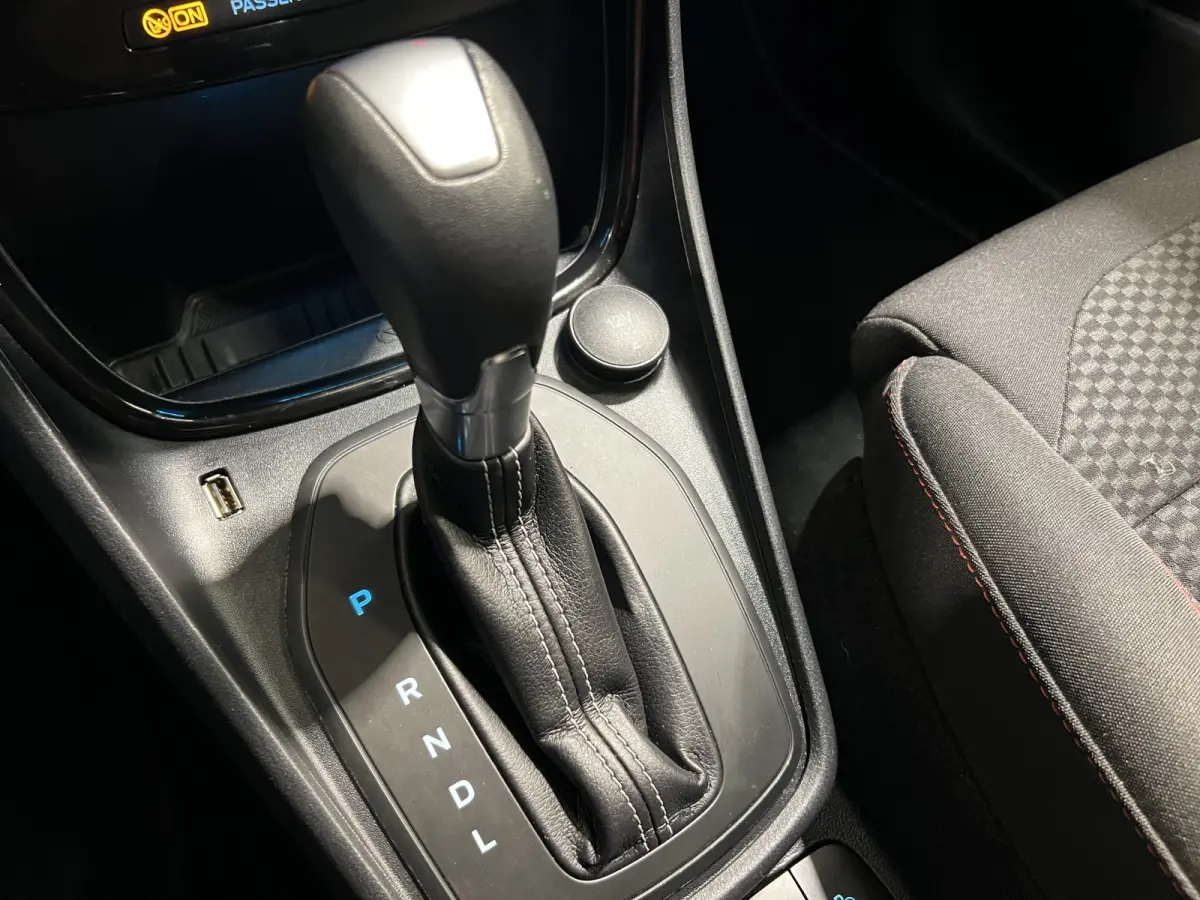 1.0 EcoBoost ST-Line | Parkeersensoren + Camera | Dodehoek detectie | Winterpakket |