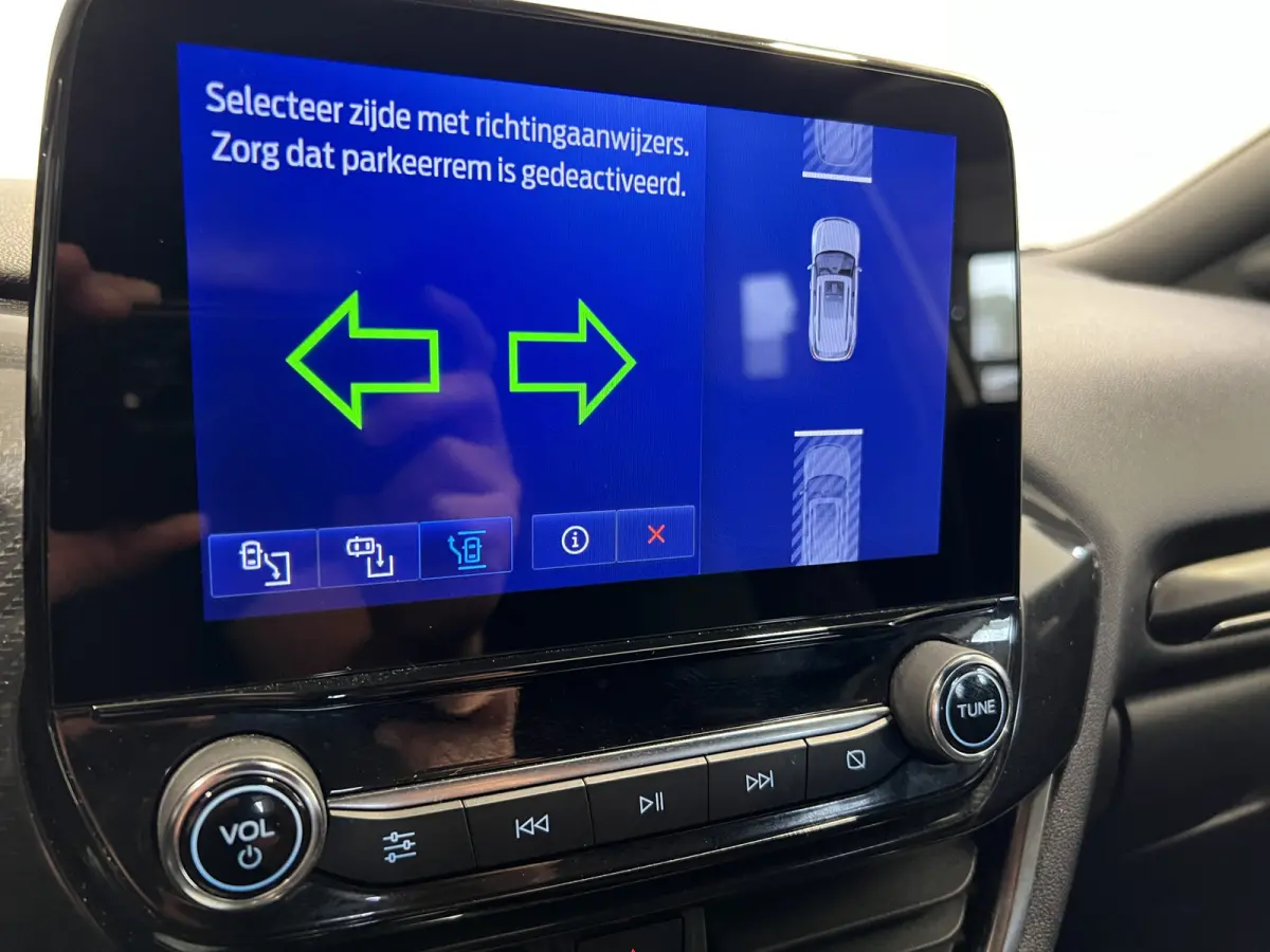 1.0 EcoBoost ST-Line | Parkeersensoren + Camera | Dodehoek detectie | Winterpakket |