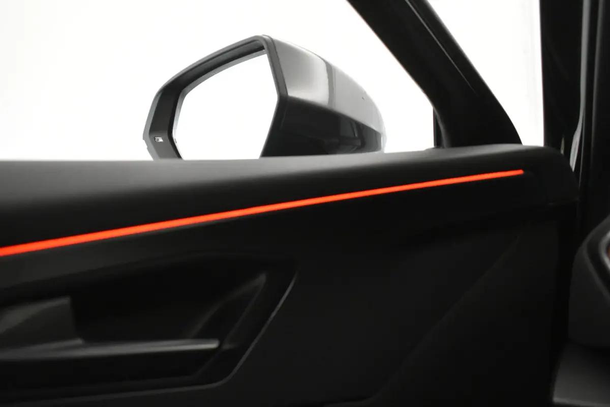 VZ 245PK Black Ed El AKlep Cupra Stuur 360ºCamera