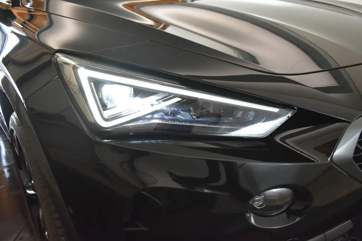 VZ 245PK Black Ed El AKlep Cupra Stuur 360ºCamera