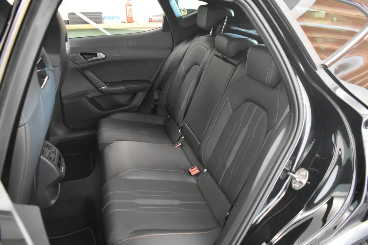 VZ 245PK Black Ed El AKlep Cupra Stuur 360ºCamera