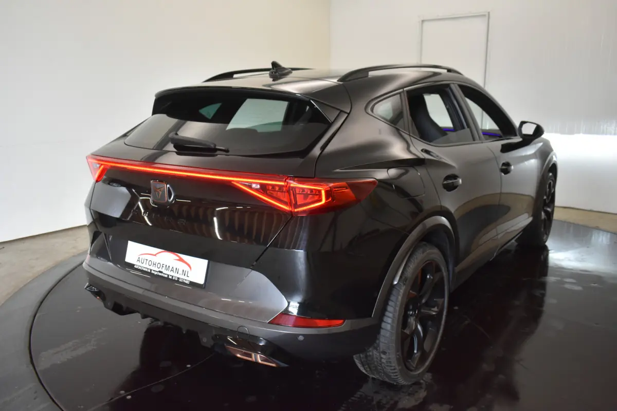 VZ 245PK Black Ed El AKlep Cupra Stuur 360ºCamera
