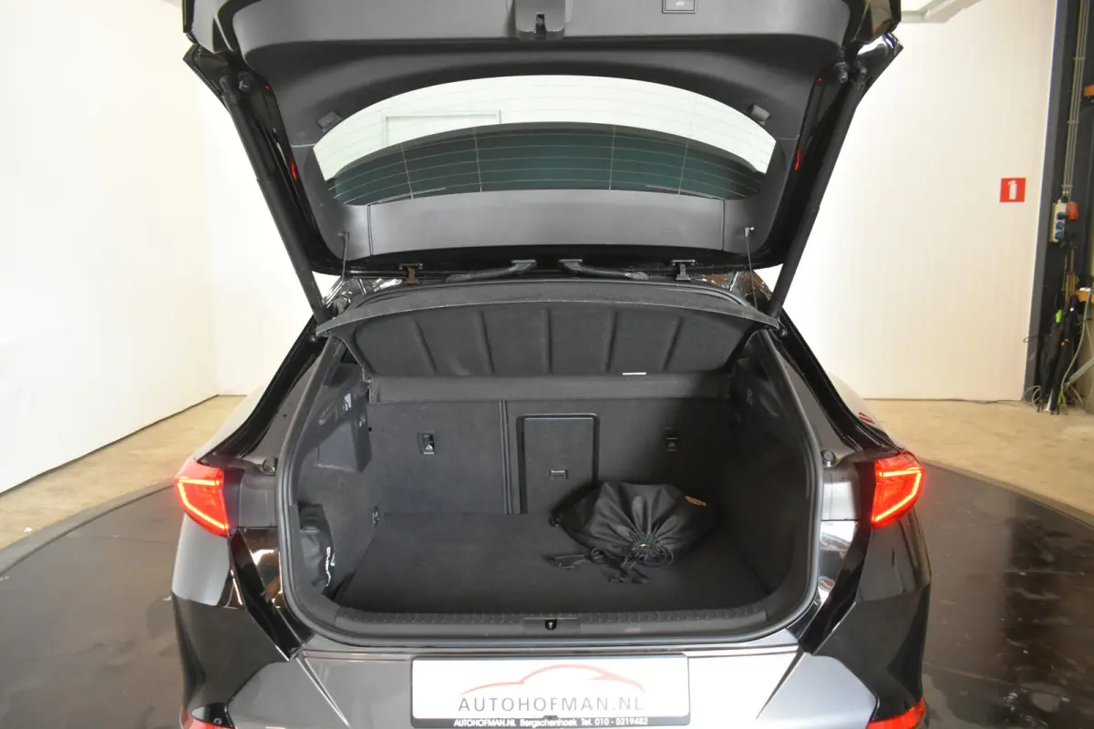 VZ 245PK Black Ed El AKlep Cupra Stuur 360ºCamera