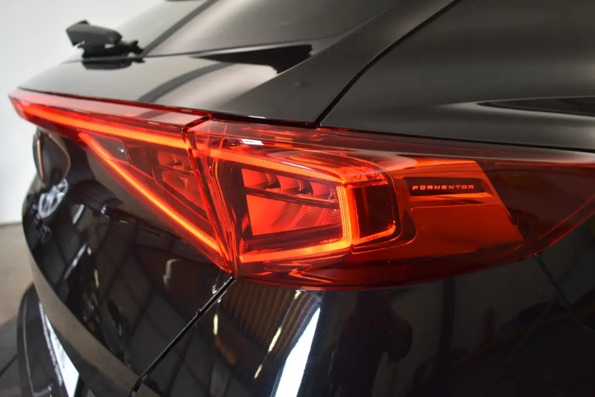 VZ 245PK Black Ed El AKlep Cupra Stuur 360ºCamera