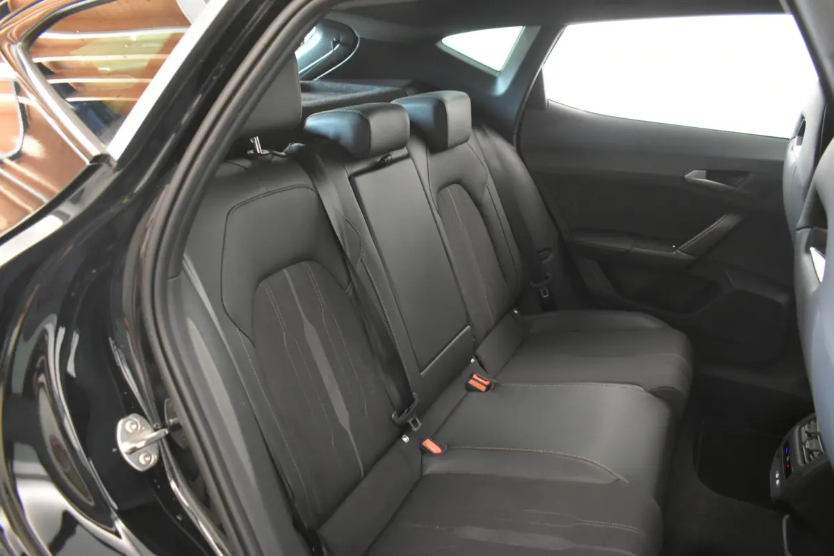 VZ 245PK Black Ed El AKlep Cupra Stuur 360ºCamera