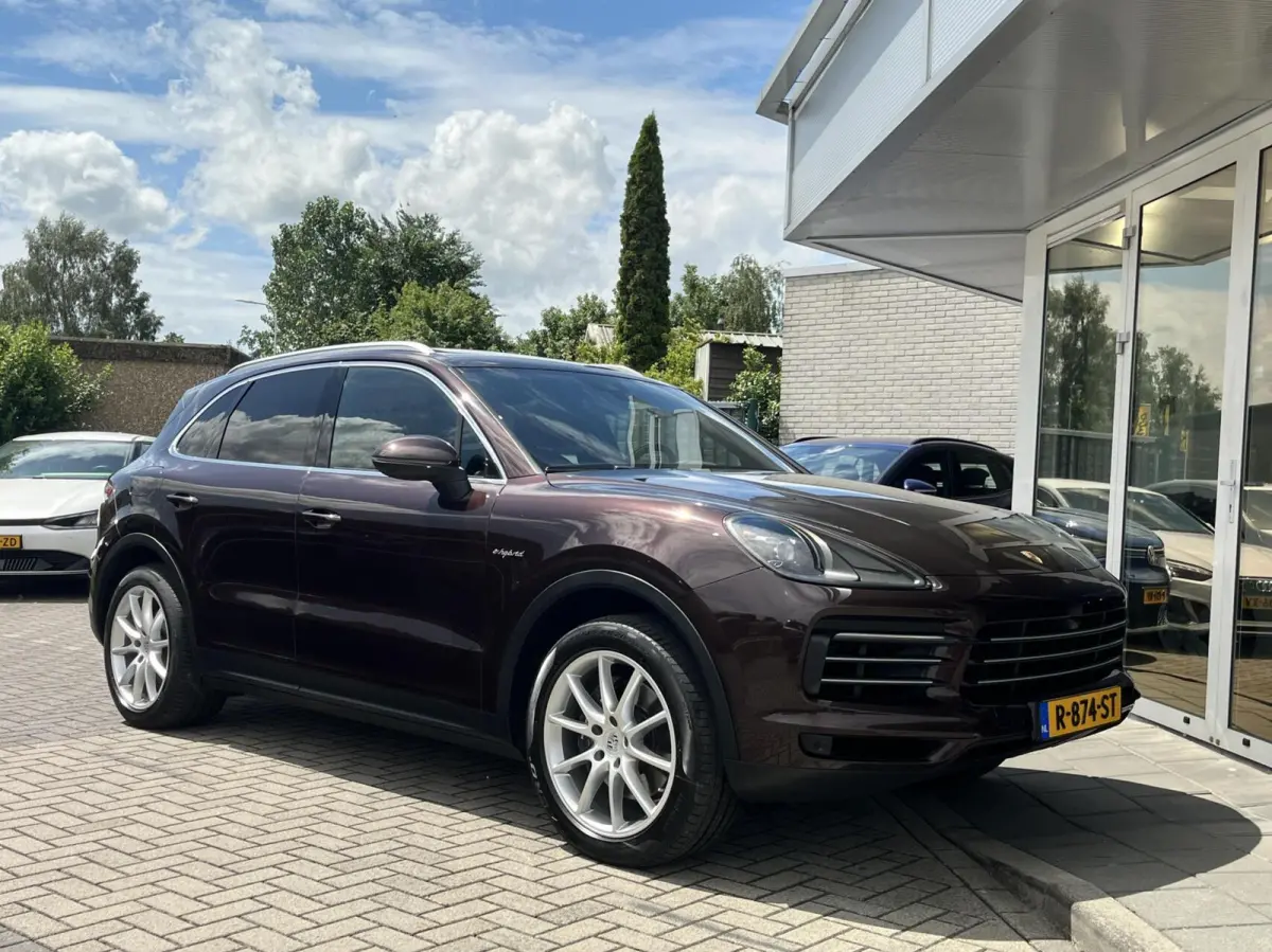 3.0 E-Hybrid 463PK PANO+CARPLAY+CHRONO+TREKH